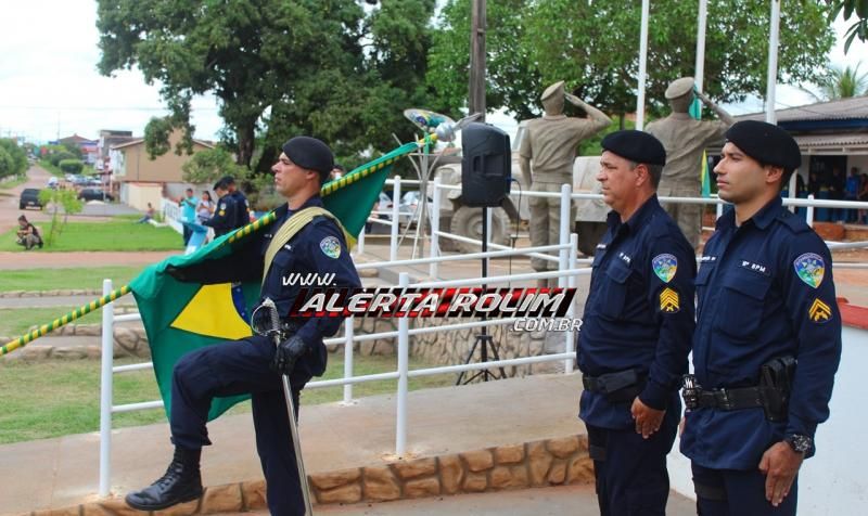 Polícia Militar do 10º Batalhão realiza solenidade em comemoração ao Dia da Bandeira Nacional